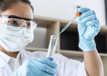 Praėjusią parą patvirtinta 1919 naujų koronavirusinės infekcijos atvejų, mirė 10 žmonių