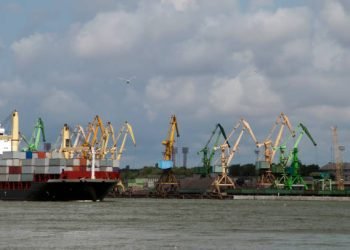 Dėl Sankcijų Prarandant Vienus Krovinius, Auga Kitų Krova