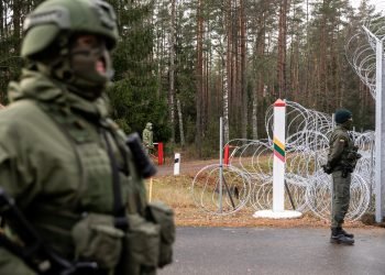 Pasieniečiai Gauna Partiją NATO Standartus Atitinkančių Ginklų
