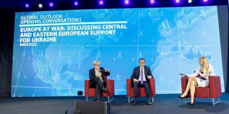 Varšuvos saugumo forume – tvirta Lietuvos ir Lenkijos premjerų parama Ukrainai 