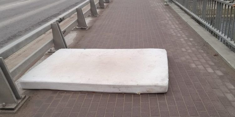 Užsidegė čiužinys