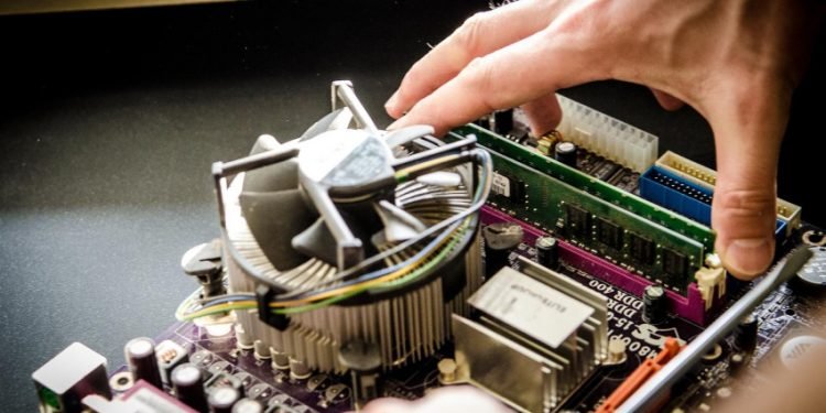 A. Armonaitė: „Lietuva Turi Stiprinti šalies Gynybos Pramonę“