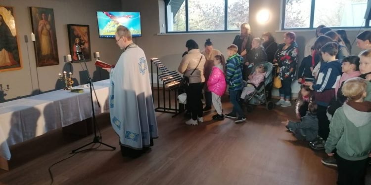 Anykščiuose Vyko Pirmosios Pamaldos  Ukrainiečių Pabėgėliams (Fotoreportažas)