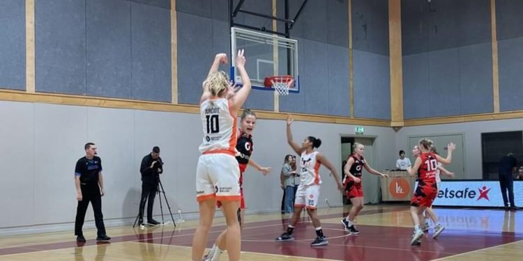 Klaipėdos Moterys Namuose Triuškino Viešnias Iš Estijos