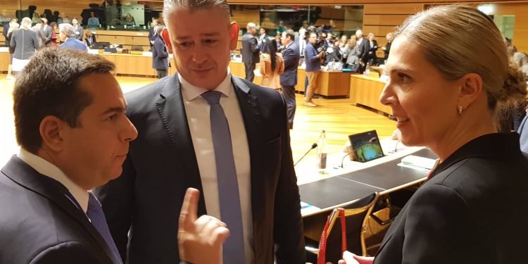 A. Bilotaitė Kviečia Valstybes Nares Parodyti Tvirtą Stuburą  Dėl Rusų Kelionių į ES Ribojimo