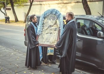 Surdegio Ikoną Pasitiko Vilniuje