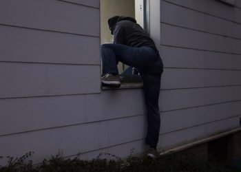 Kaišiadorių Rajone Iš Namo Pavogti Grynieji Pinigai