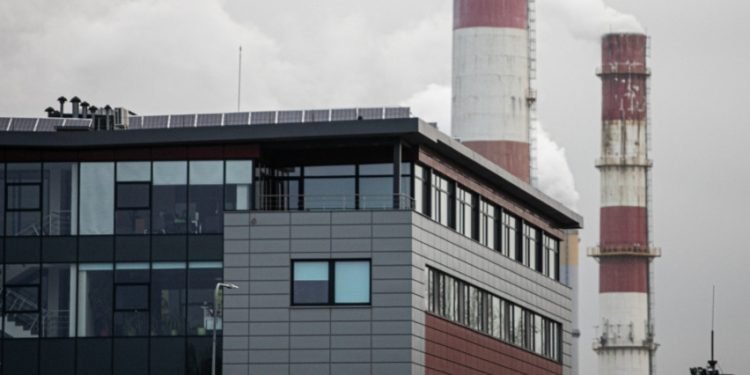 Daugiau Kaip 70 šalies įmonių Pasirengusios Atsisakyti Iškastinio Kuro Daugiau Kaip 70 šalies įmonių Pasirengusios Atsisakyti Iškastinio Kuro