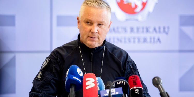 Iš Vidaus Tarnybos Atleidžiamas Viešojo Saugumo Tarnybos Vadas R. Pocius Iš Vidaus Tarnybos Atleidžiamas Viešojo Saugumo Tarnybos Vadas R. Pocius