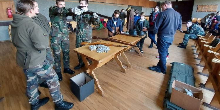 Svėdasuose – Išskirtiniai Nepriklausomybės Laikotarpio Ginklai, Kariškos Uniformos Bei Strateginiai Kariniai žaidimai Svėdasuose – Išskirtiniai Nepriklausomybės Laikotarpio Ginklai, Kariškos Uniformos Bei Strateginiai Kariniai žaidimai