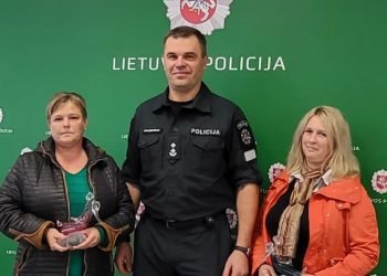 Skolą Jėga Išlupti Mėginusius Užpuolikus Sutramdė Dvi Drąsios Moterys