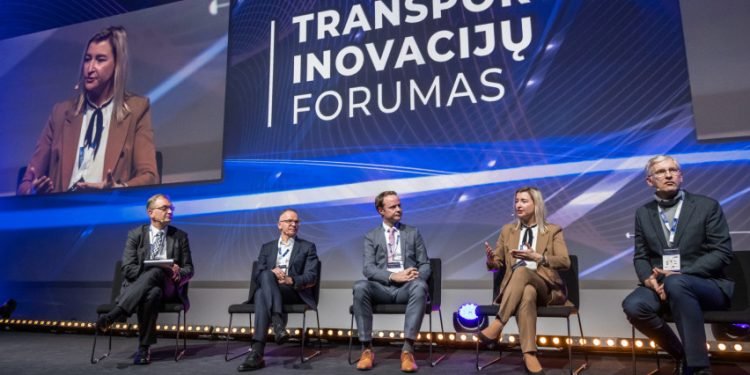 Susisiekimo Viceministrė A. Vaiciukevičiūtė: Vandeniliu Varomas Transportas Greitai Riedės Lietuvos Gatvėmis