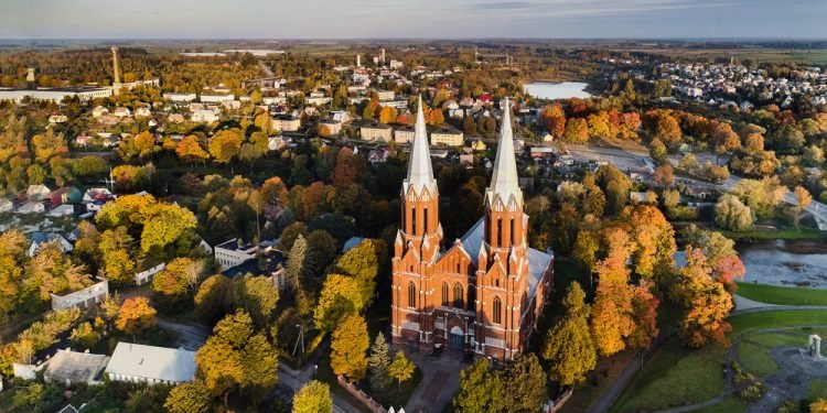 „Žalioji Lietuvos Viršūnė“ Graži Visais Metų Laikais