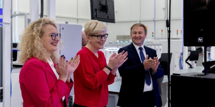 Ministrė Pirmininkė dalyvavo „Teltonika” technologijų centro Molėtuose atidaryme