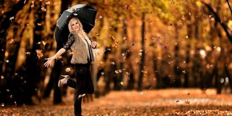 Vyraus Rudeniškai šilti Orai Su Lietumi Vyraus Rudeniškai šilti Orai Su Lietumi