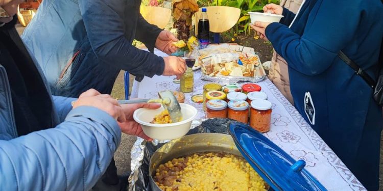 „Pečiaus“ Diena Budriuose  – Su žuviene, žirniene Ir… Vištų šeimyna