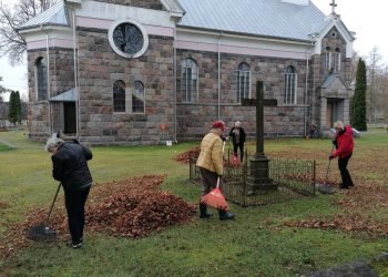 Andrioniškyje Sutvarkė šventorių
