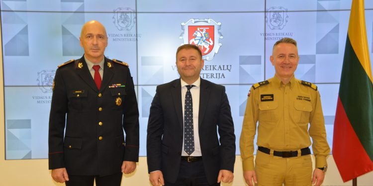 Viceministras V. Dmitrijev: Lenkijos Centralizuota Priešgaisrinės Saugos Sistema – Pavyzdys Lietuvai Viceministras V. Dmitrijev: Lenkijos Centralizuota Priešgaisrinės Saugos Sistema – Pavyzdys Lietuvai