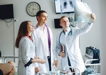 Medicinos Ir Visuomenės Sveikatos Specialistai Bus Ruošiami Pagal Naujus Reikalavimus