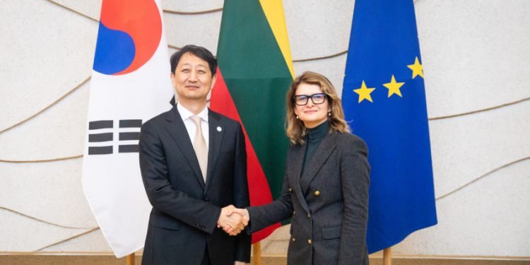 Vyriausybės kanclerė susitiko su Pietų Korėjos prekybos ministru