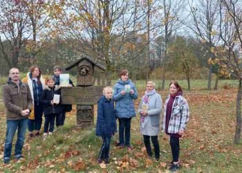 Prie Vašuokėnų Dvaro Griuvėsių Vėl Skambėjo Maironio Poezija