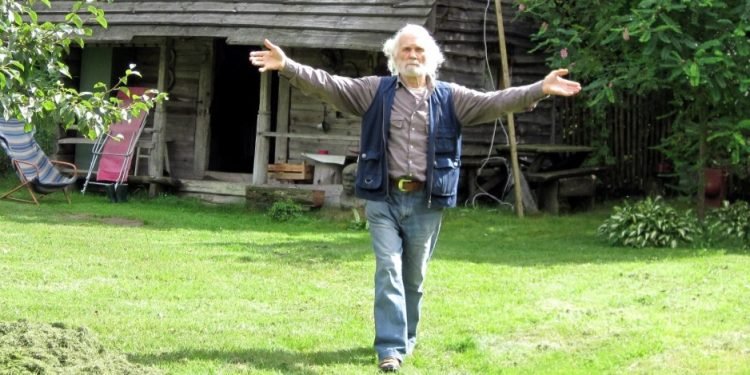 Iškeliavo Skulptorius Leonas Strioga