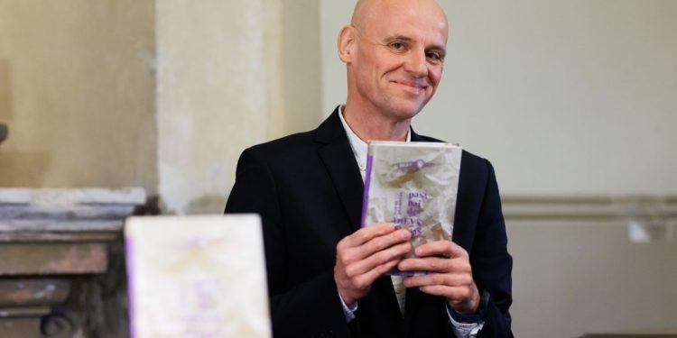 Savo Ketvirtosios Knygos Finalą Juozas Gaižauskas Sugalvojo Atsisėdęs į Vandenį