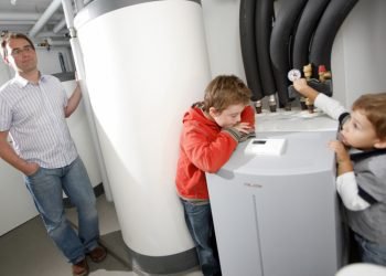 Liko 3 D. Gyventojams Teikti Paraiškas Kompensacijoms Už Taršių šildymo Katilų Keitimą