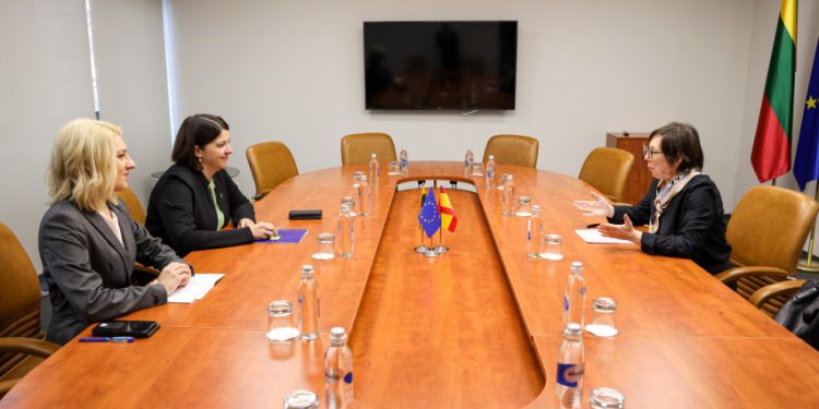 Ministrė Gintarė Skaistė Susitiko Su Ispanijos Karalystės Ambasadore Lietuvoje