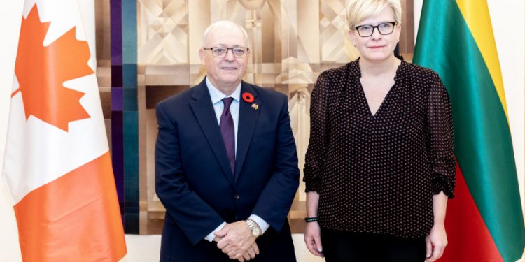 Ministrė Pirmininkė susitiko su Kanados Senato pirmininku George‘u J. Furey