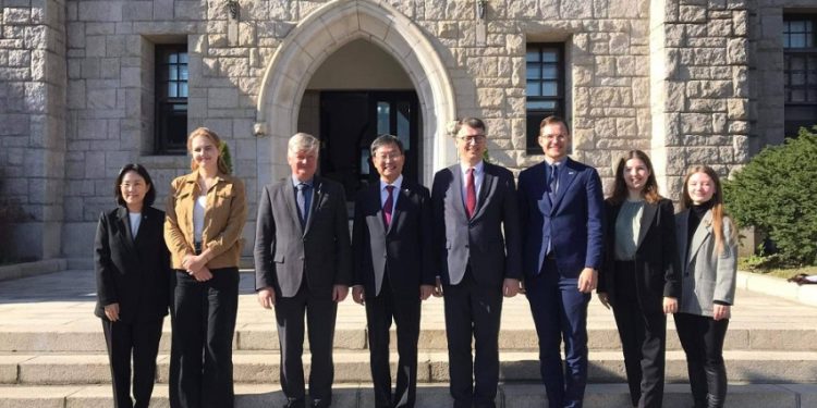 Ministras K. Navickas: Kuo Daugiau Mūsų Verslo Bus Pietų Korėjoje, Tuo Daugiau Lietuvos Bus Joje