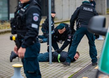 Klaipėdoje Vyko Pareigūnų Pratybos, Per Kurias Rengtasi Dirbti Galimų Riaušių Metu