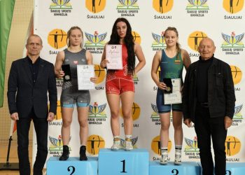 Anykščių Imtynininkai Pasidabino Medaliais Šiauliuose