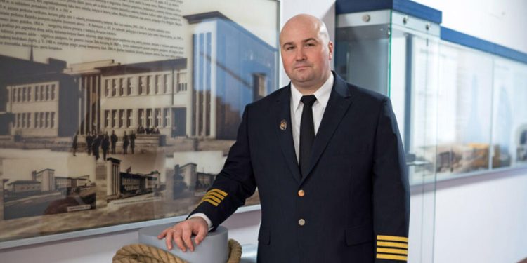 Nuo Jūreivio Suvirintojo Iki Keleivinio Kelto Kapitono