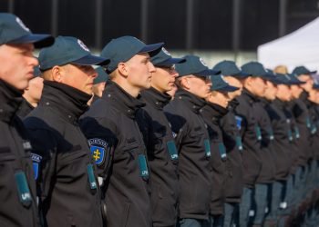 Statutinių Pareigūnų Atlyginimai Augs Ir 2023 M.