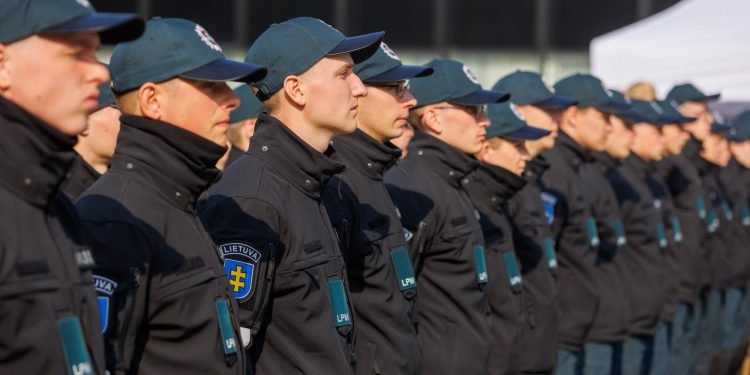 Statutinių Pareigūnų Atlyginimai Augs Ir 2023 M. Statutinių Pareigūnų Atlyginimai Augs Ir 2023 M.