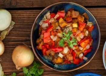 Sotus Vištienos Troškinys Su Pastarnokais šeimai Nekainuos Nė 5 Eurų