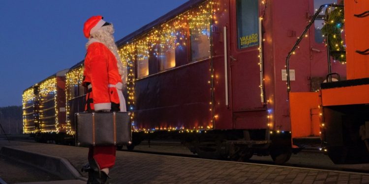 Panevėžiečius Keliauti Pas Kalėdų Senelį Kviečia Unikaliu Lietuvos Kalėdiniu Siauruku