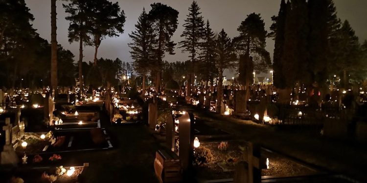 Jei Prisireikia Gauti Leidimą Ekshumuoti žmogaus Palaikus