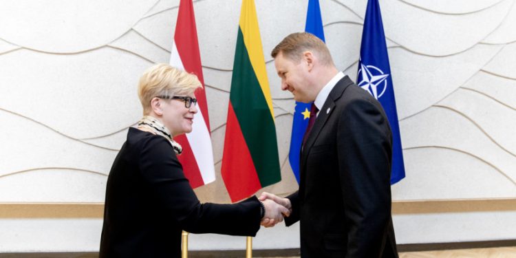 Ministrė Pirmininkė susitiko su Latvijos Parlamento Pirmininku Edvardu Smilteniu