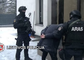 Tęsiant Tyrimą Dėl Didelių Kokaino Kiekių Platinimo Šiaurės Airijoje, Sulaikyti Dar Du įtariamieji, Per Kratas Rasta Apie 180 000 Eurų