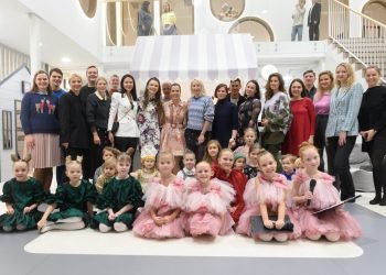 Garsenybės Su Vaikais Pasitiko Gražiausių DŽIMBOS Dainelių Rinkinį