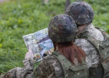 Ukrainos Menininkai Karo Istorijas Papasakojo Komiksų Knygoje: Būsime Kartu Iki Pergalės