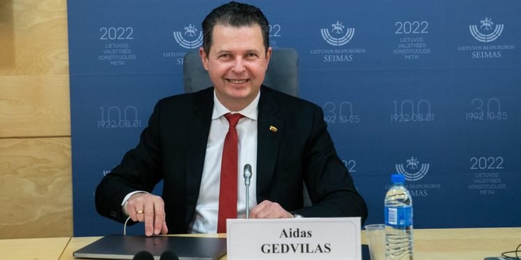 Aidas Gedvilas. Korona Mirė? Tegyvuoja Suvaržymai! Aidas Gedvilas. Korona Mirė? Tegyvuoja Suvaržymai!