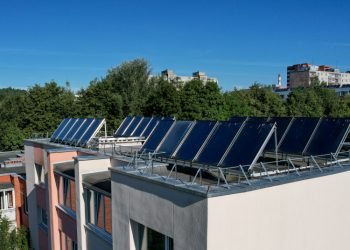 Žinia Daugiabučių Gyventojams: Jau Galima Teikti Paraiškas Subsidijoms Už Saulės Elektrinių įrengimą