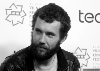 Europos kino apdovanojimuose nugalėjo Ukrainoje nužudyto Manto Kvedaravičiaus filmas „Mariupolis 2“