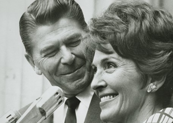 JAV prezidentas Reiganas sūnui: „Vyras, kuris investuoja į santuoką perpus mažiau, nei turėtų, atgal gauna tiek pat“