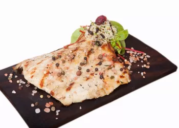 Griliuje kepta – rūkyta krokodilo filė