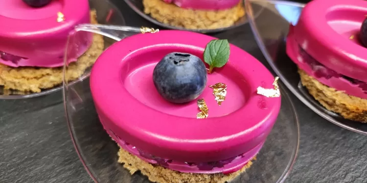 Silkutė kitokiuose pataluose arba burokėlių putėsiai su silke Silkutė kitokiuose pataluose arba burokėlių putėsiai su silke