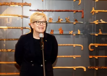 Premjerė lankėsi parodos „Aš esu vilnietis“ atidaryme: nepaisant skaudžių praradimų, Vilnius išsaugojo Gedimino laiškų dvasią